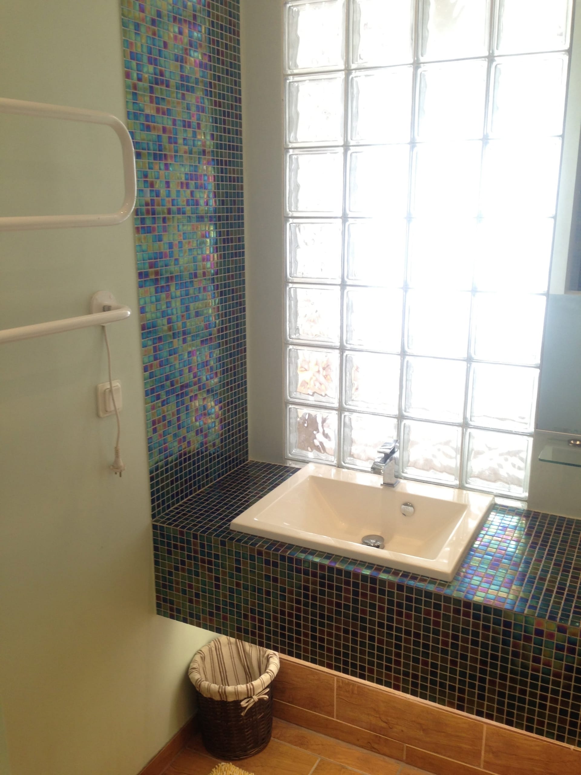 Kentmanni 10-29_Bathroom (sink)-min